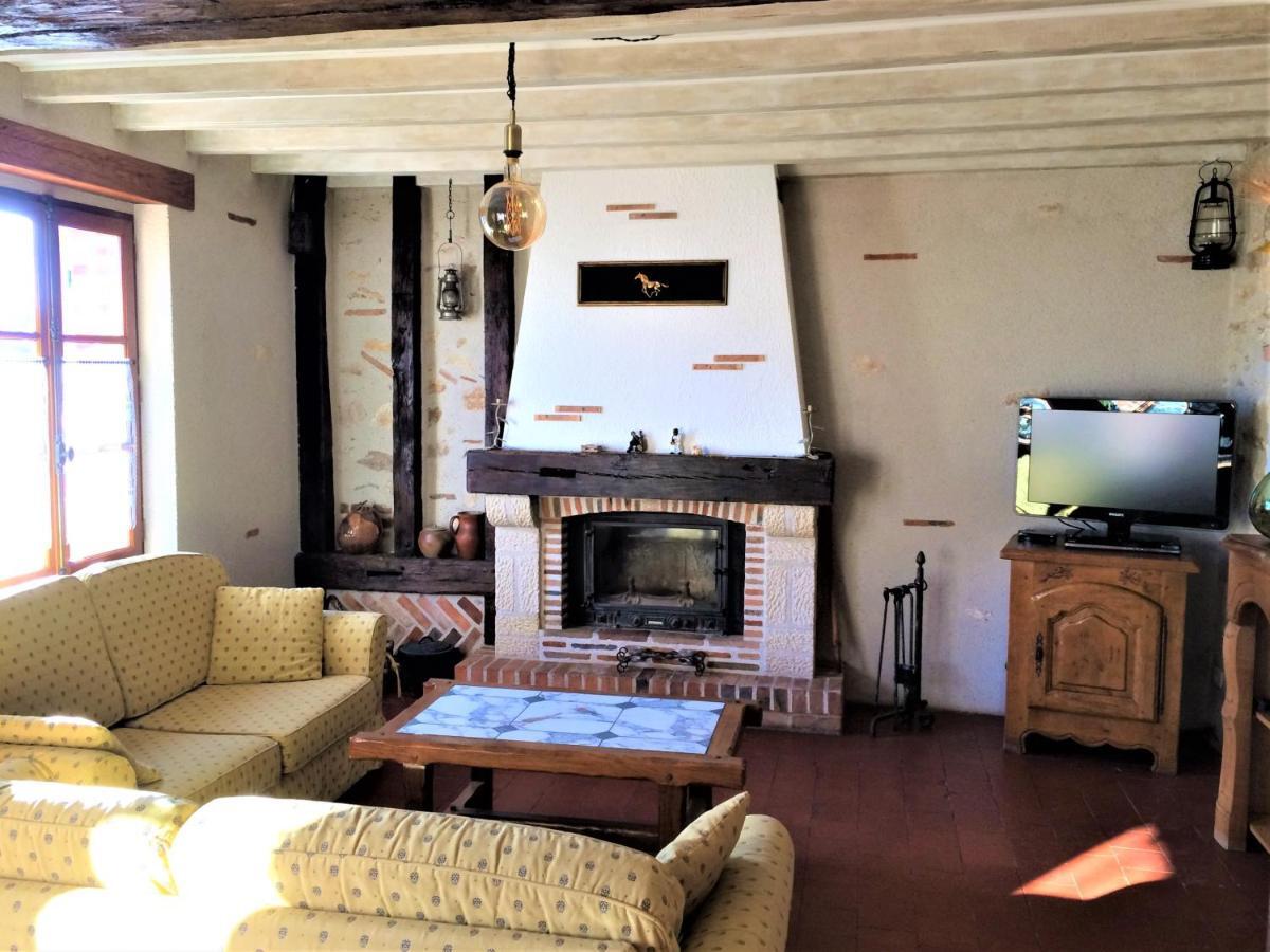 Gite De Sologne "Les Galoches" Dhuizon Esterno foto